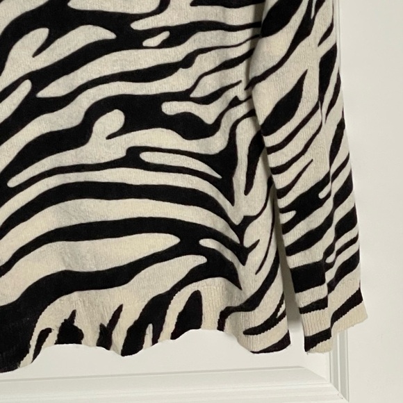 Charter Club Luxury Cashmere Black Zebra Print Crewneck Sweater 47179 - Picture 7 of 14